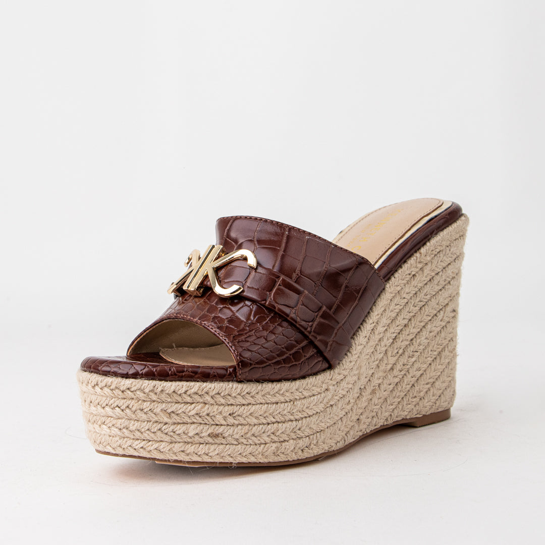 Noelle Kc Buckle Wed