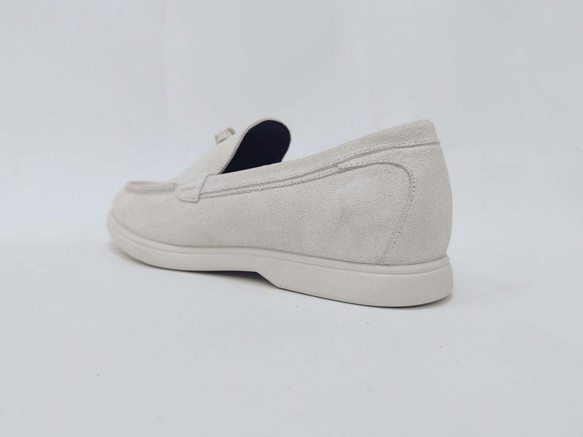 #color_off-white